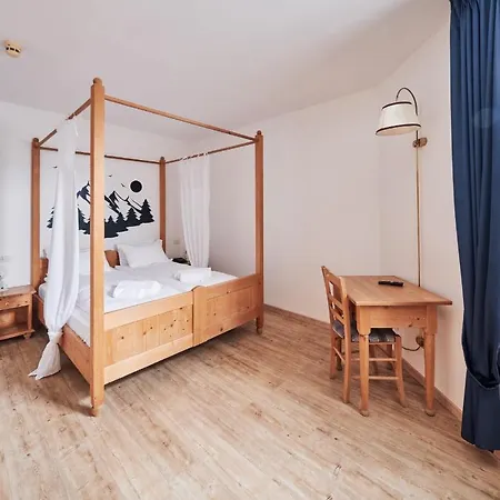 Bed & Bike Ledro 3* モリーナ・ディ・レードロ